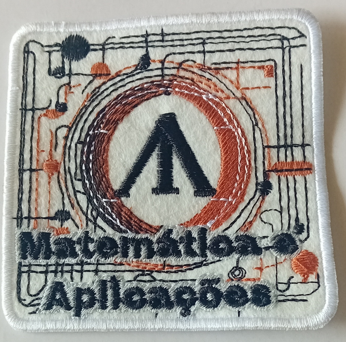 Emblema Matemática e Aplicações